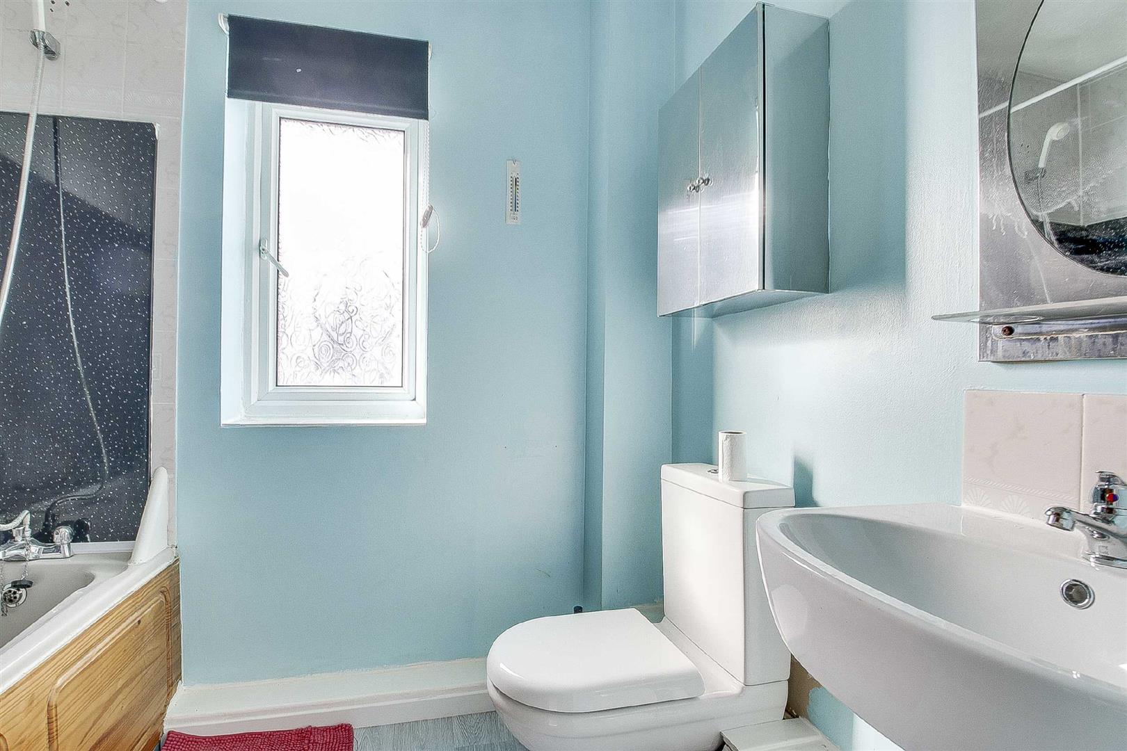 1 bed property in Sullivan Crescent, Milton Keynes